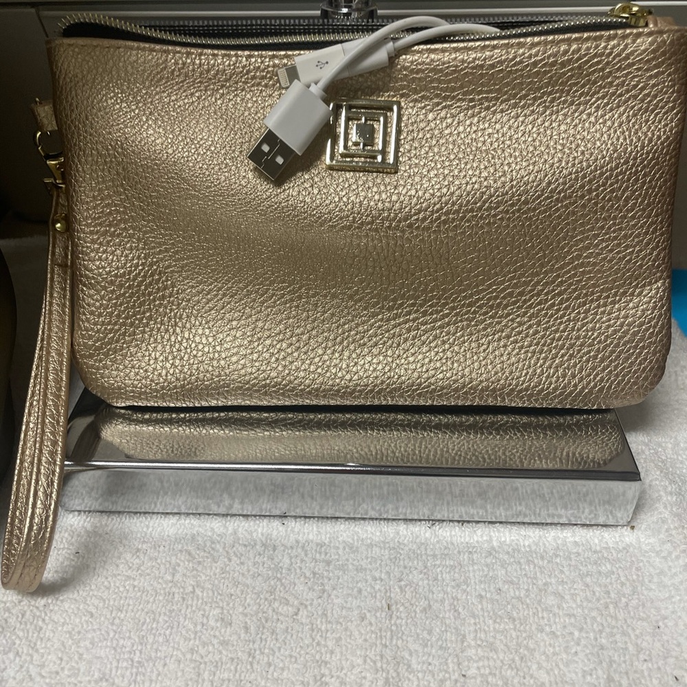 Liz Claiborne Charger Wristlet